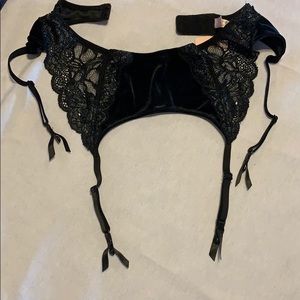 NWT Victoria Secret Garter black lace and velvet